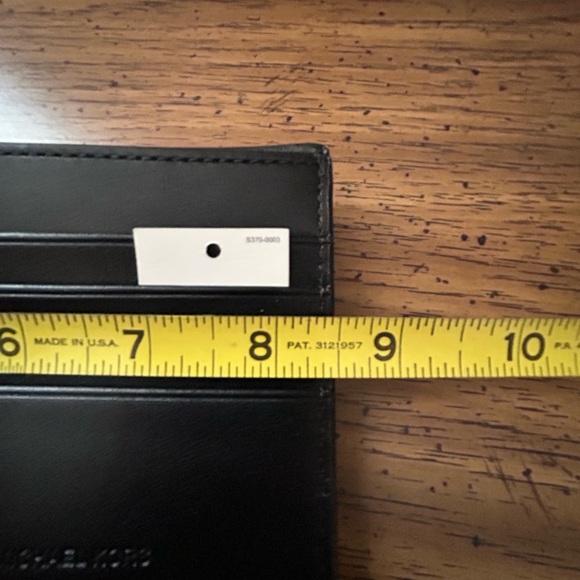 NEW Michael Kors Bifold Wallet - Picture 9 of 9